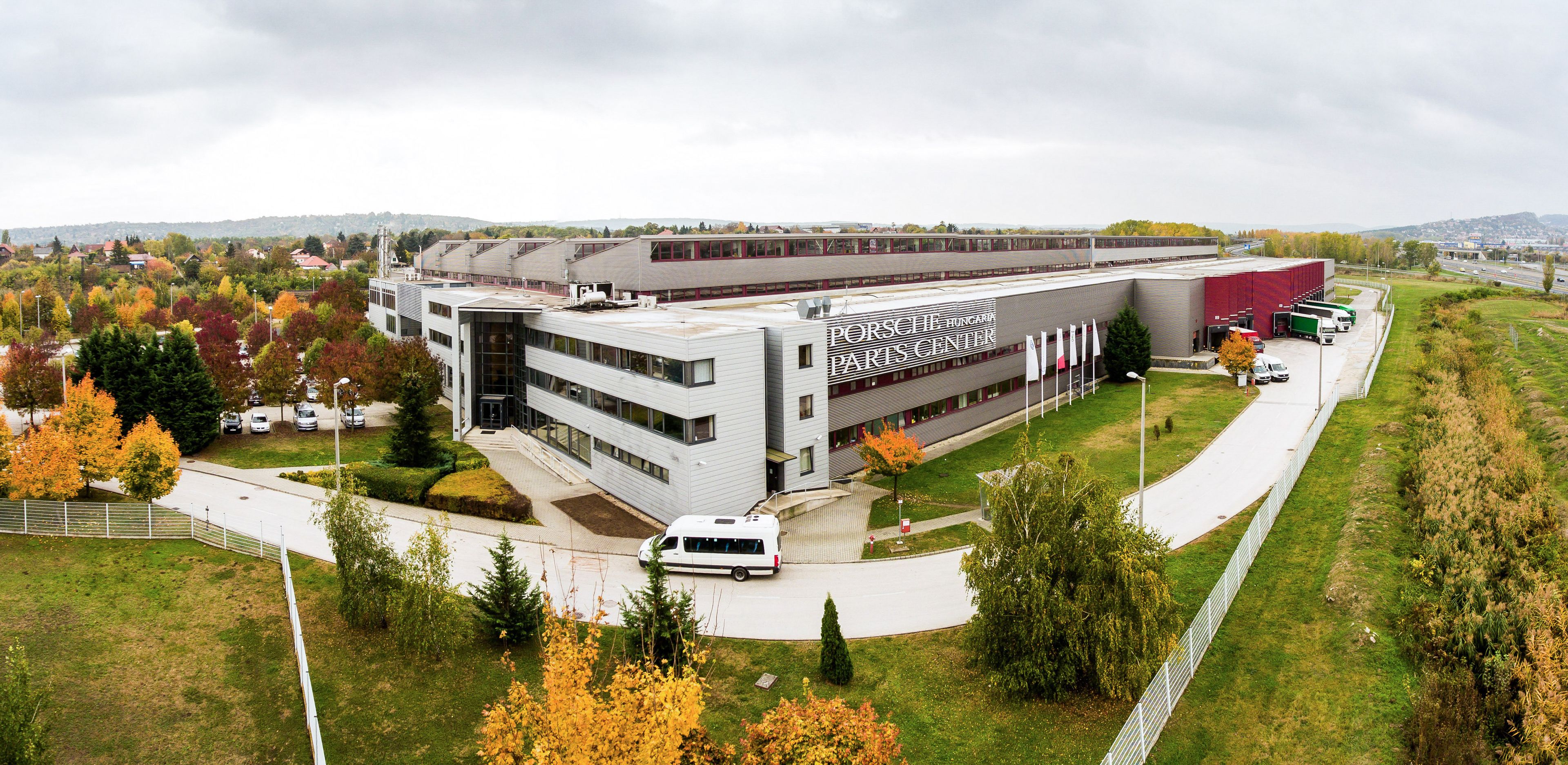 Porsche Parts Center épülete felülnézetből