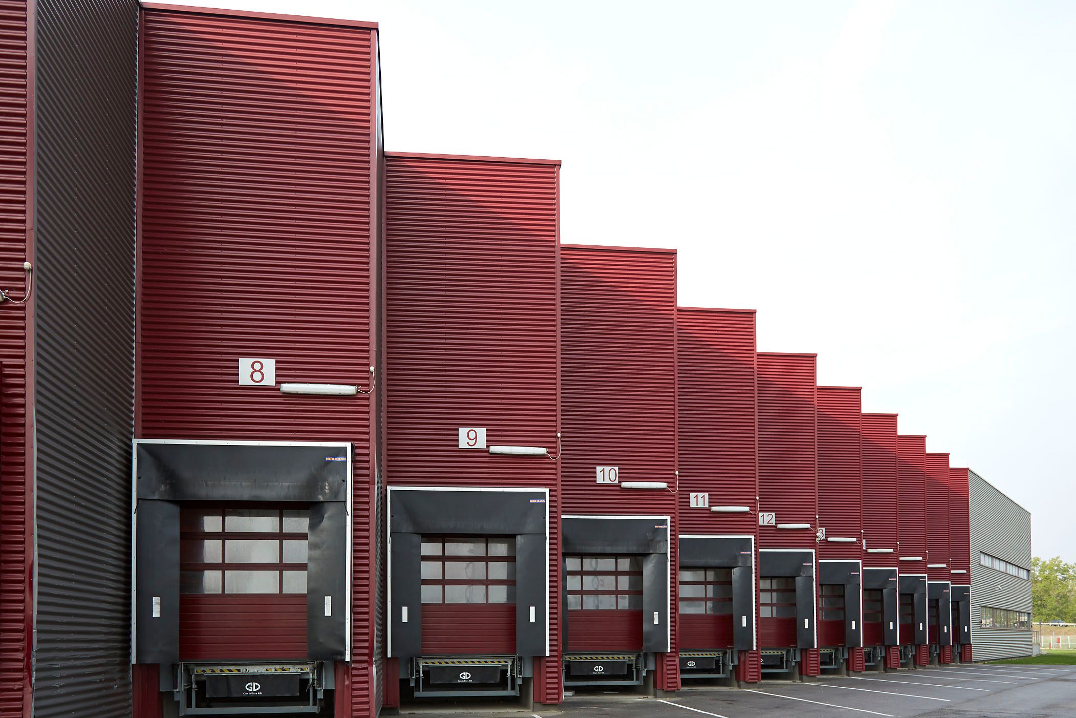 POHU Parts Center épülete