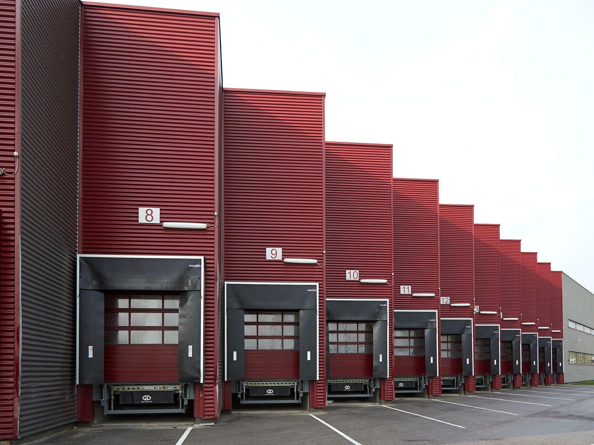 POHU Parts Center épülete