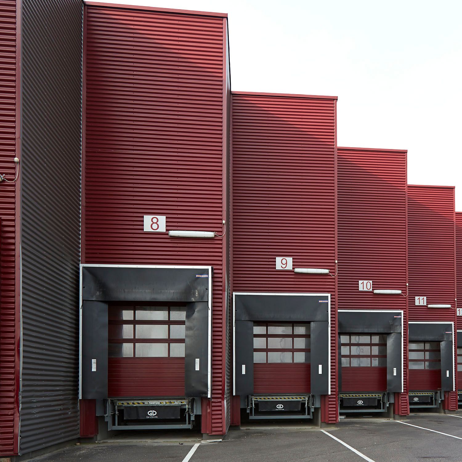 POHU Parts Center épülete